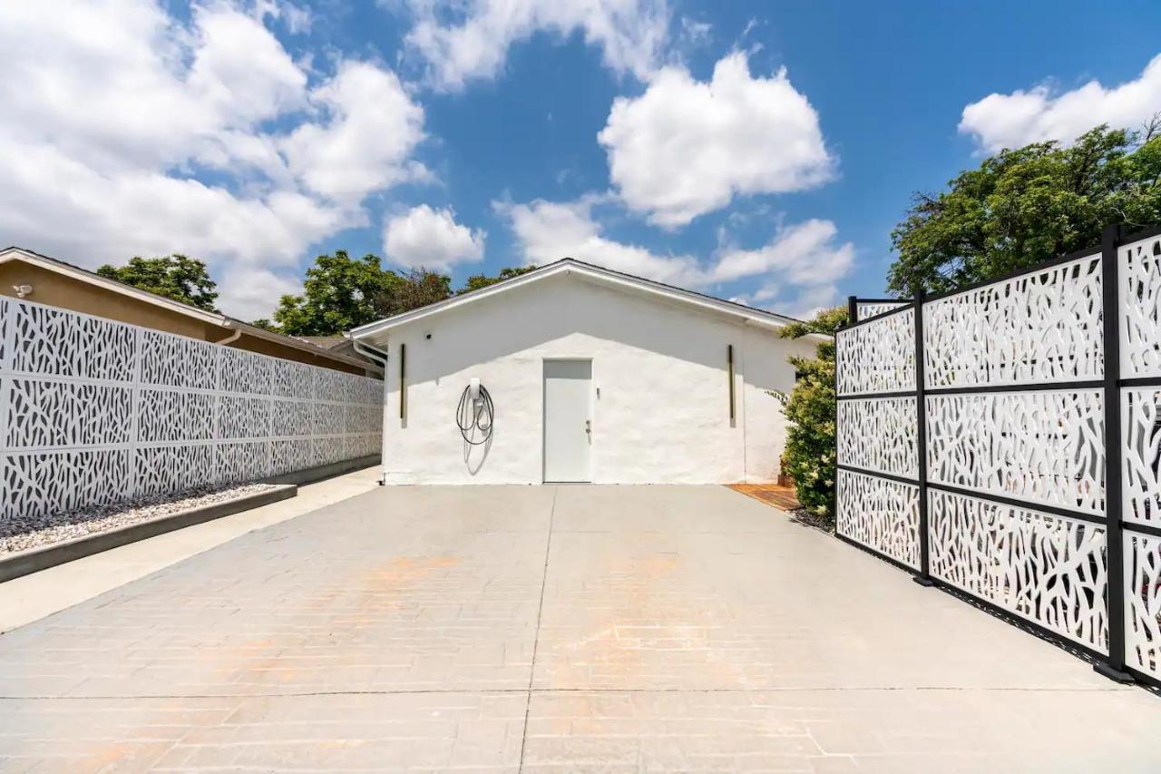 New Luxury Entertaining House With Pool Spa Sauna Tesla Charger Pets Los Angeles Bagian luar foto